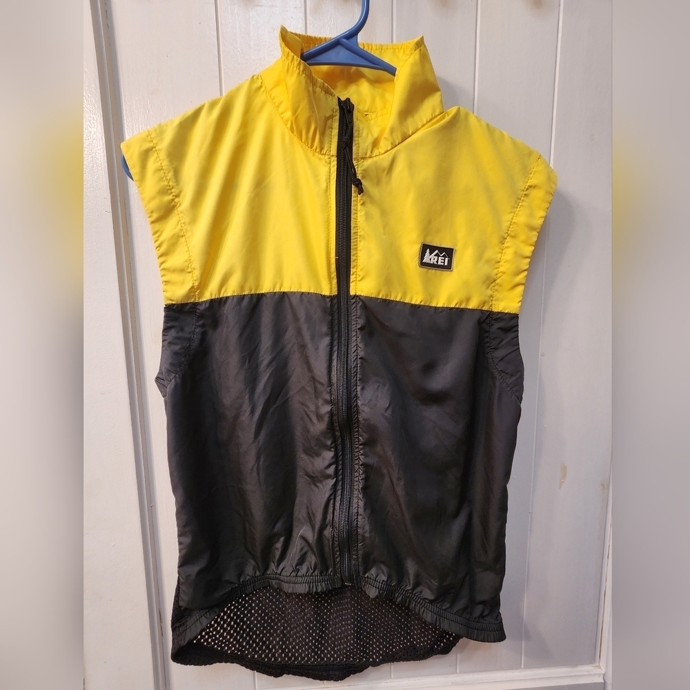 REI Yellow And Black Running Vest Size XS - Picture 2 of 6
